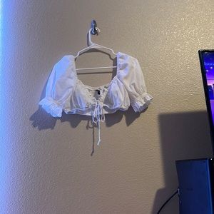 White puffy sleeve crop top
